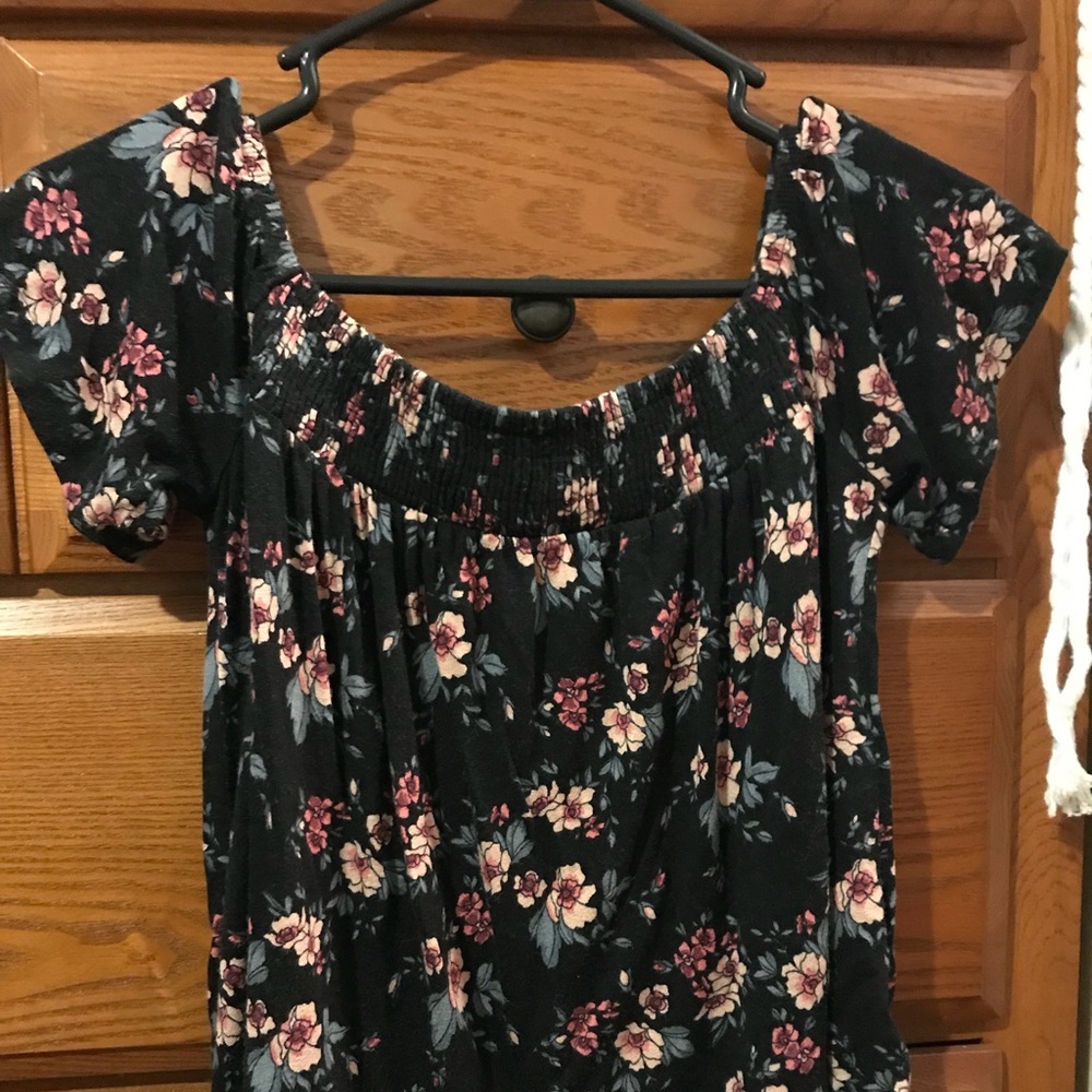 American eagle off the shoulder top